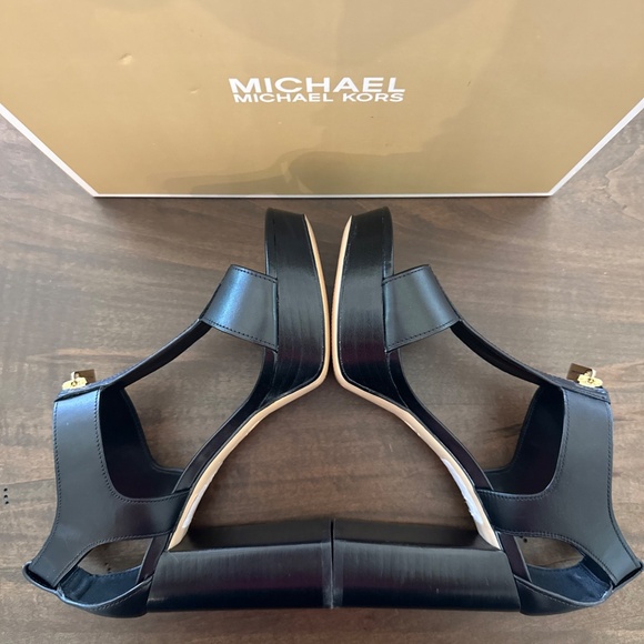 Michael Kors Berkley Mid Sandal Black Leather Platform Gold Zipper Women's 6.5 - Picture 6 of 9